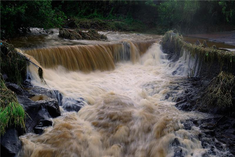 Radier de la ravine de Petite-Ile submergé
